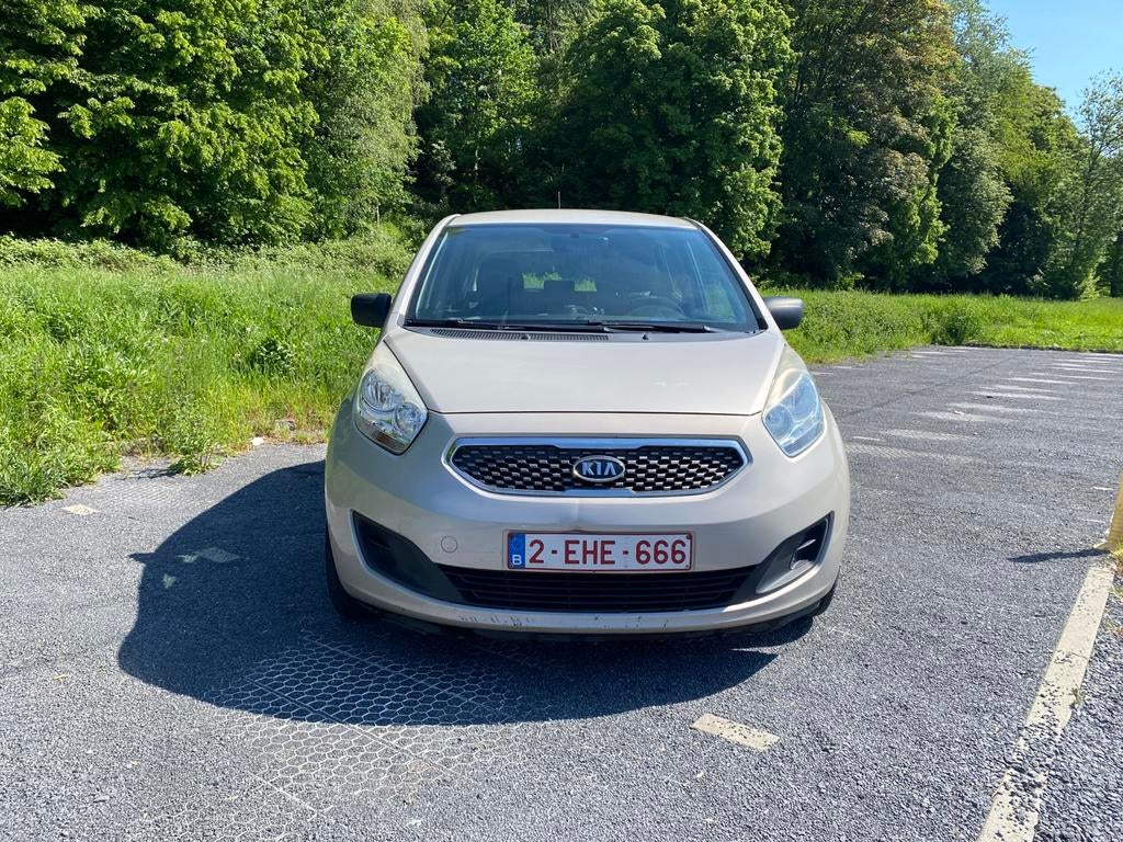 Kia Venga 1.4 Essence - 2010, Auto's, Achterwielaandrijving, Zwart, Beige, 5 deurs