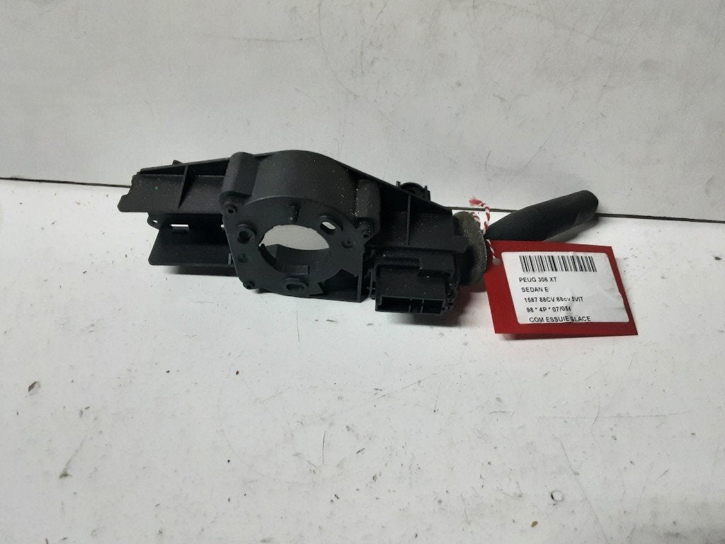 COMMODO ESSUIE-GLACE Peugeot 306 (7B) (96262036ZL), Mevr. I. Hauben, Utilisé, Rue de l'Espoir 34 34
4030  GRIVEGNÉE, BE, Info@Collignon.be