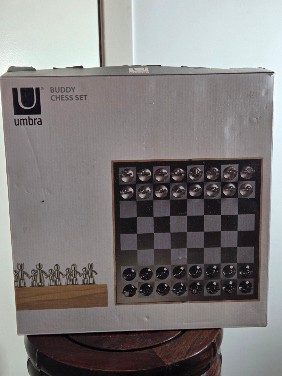 Umbra Buddy schaakspel met 32 metalen stukken en originele d, Ophalen of Verzenden