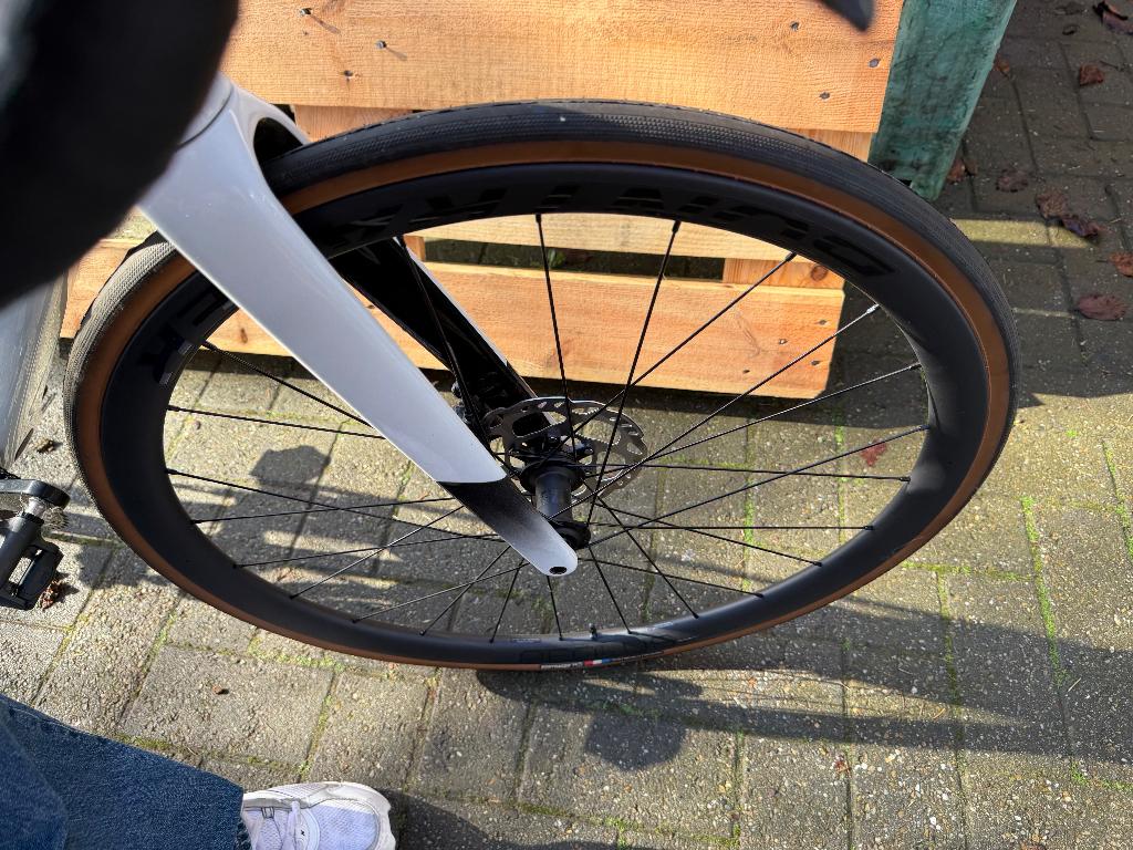 Trek Madone SL 6 GEN 8 - Prismatic White racefiets maat M-L, Ophalen of Verzenden, Zo goed als nieuw, Carbon, Heren