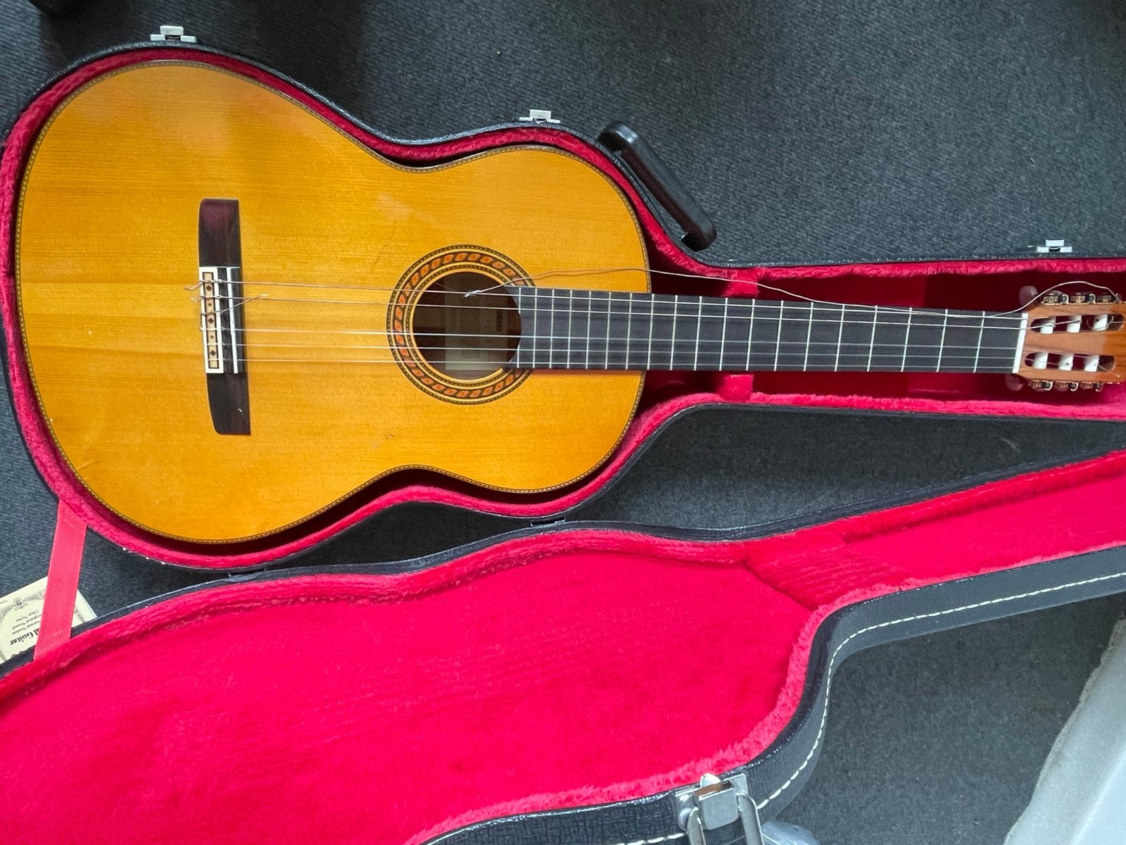 Yamaha cg-17os, Ophalen, Zo goed als nieuw