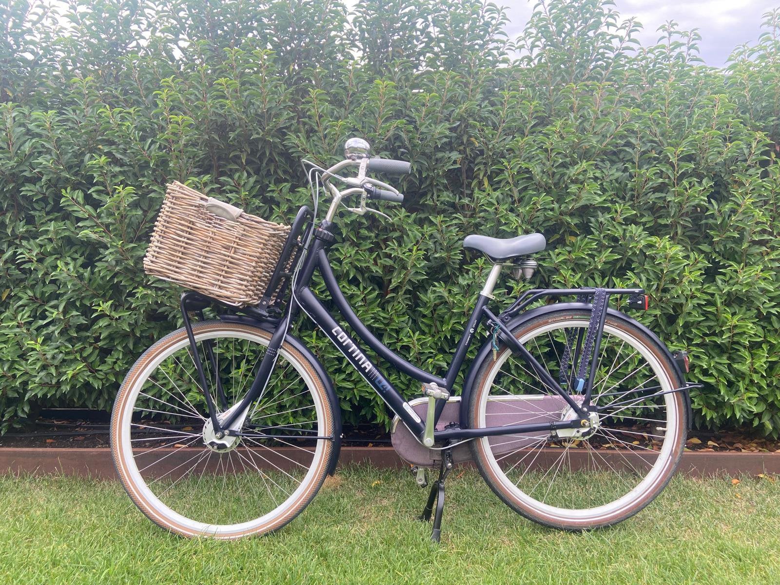 Cortina U4 transportfiets met rieten mand, Ophalen, Terugtraprem, Versnellingen, Zo goed als nieuw