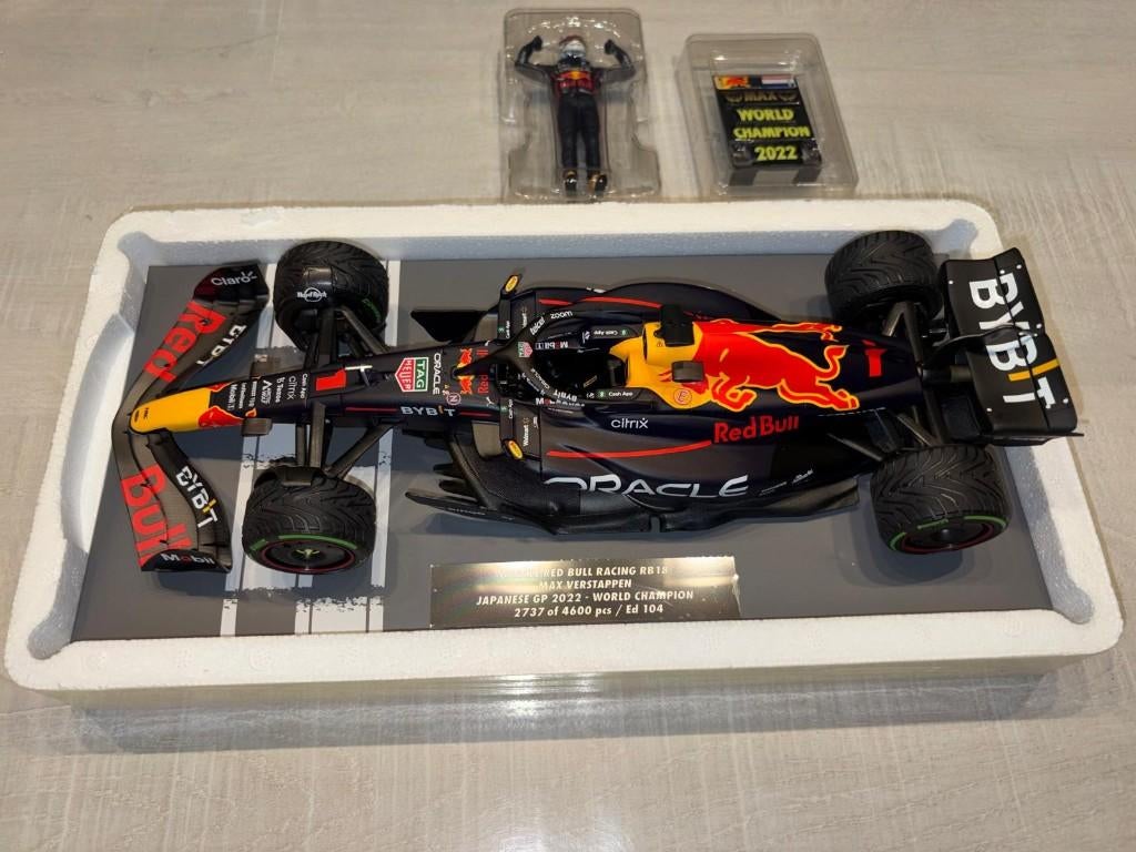 Minich. 1:18 Max Verstappen RB18 - World Champion Japan 2022, Enlèvement, Neuf, ForTwo