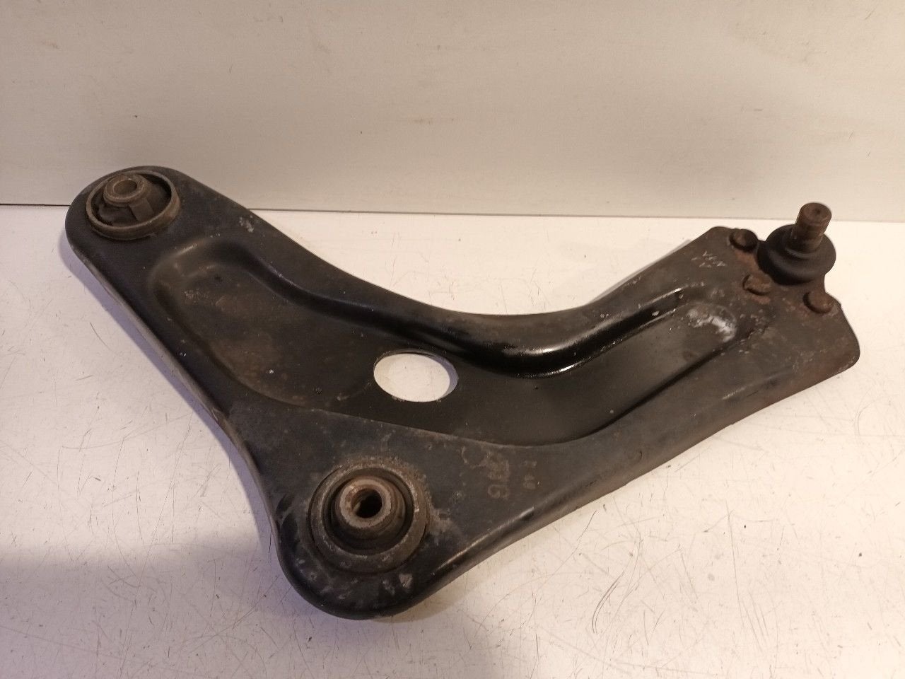 Draagarm links voor Citroën C3, Onderdelen@venauto.nl, Van der Ven Autorecycling B.V., Ettenseweg 76, 4706 PB Roosendaal, The Netherlands