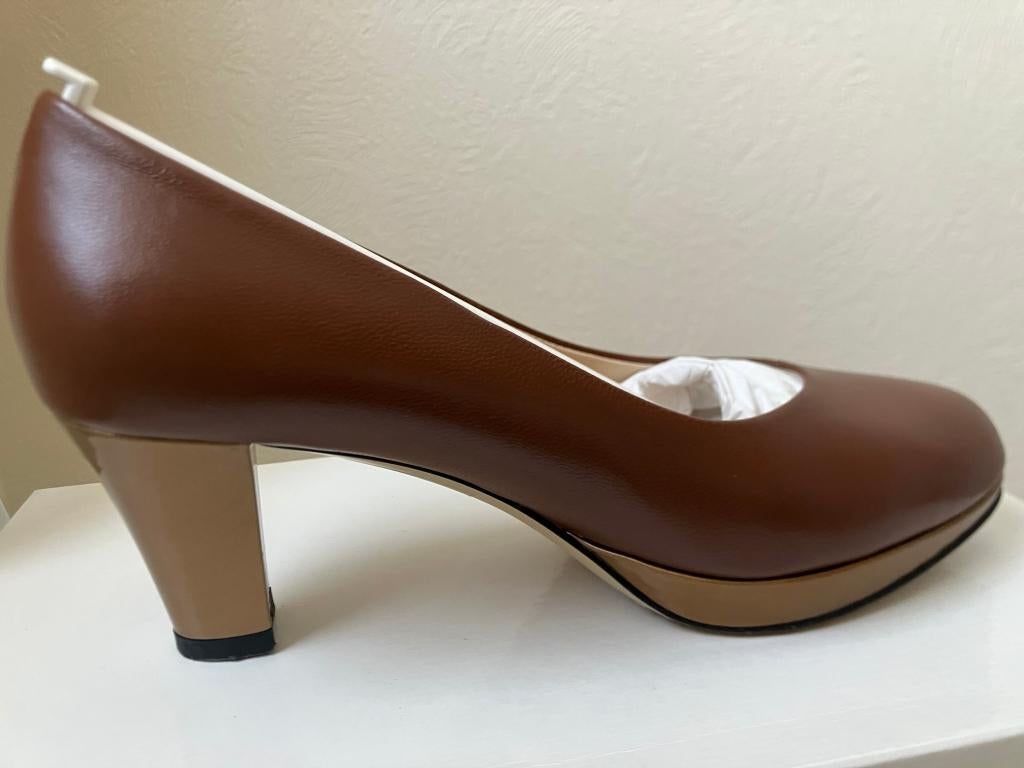 Bruine schoen met hoge hak in nappa leder maat 33 1/2, Kleding | Dames, Ophalen, Zo goed als nieuw, Bruin, Schoenen met hoge hakken