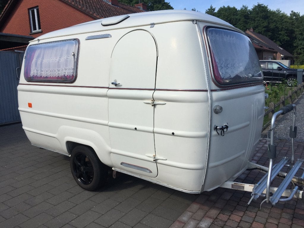 Mooie Caravan Bourgeois B - 36 . In goede staat !, Caravans en Kamperen, Caravans, Overige merken, Tot en met 3, Particulier, Dwarsbed