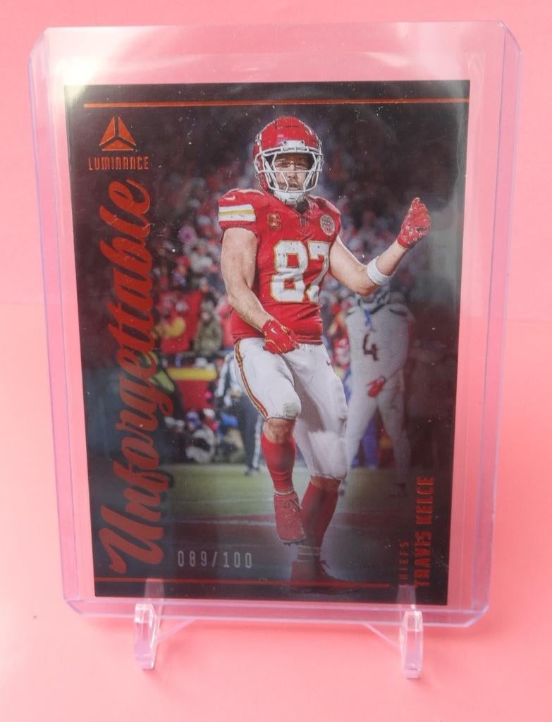 Travis Kelce Luminance NFL 2025 INOUBLIABLE #6 - #89 /100, Envoi, Neuf, Image