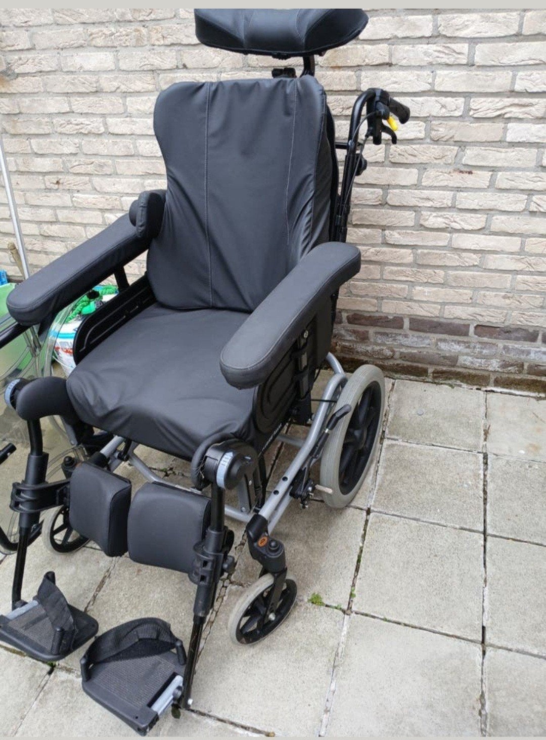Kantel Zorgstoel van Invacare Azalea nieuwstaat, Diversen, Rolstoelen, Ophalen