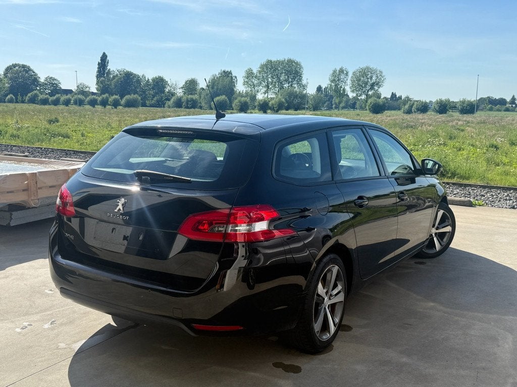 Peugeot 308 SW 1.2 Benzine – 117.070 km – Navi – Cruis, Auto's, Voorwielaandrijving, https://public.car-pass.be/vhr/fb05adcd-4a8d-412a-a789-edcab3e1f864