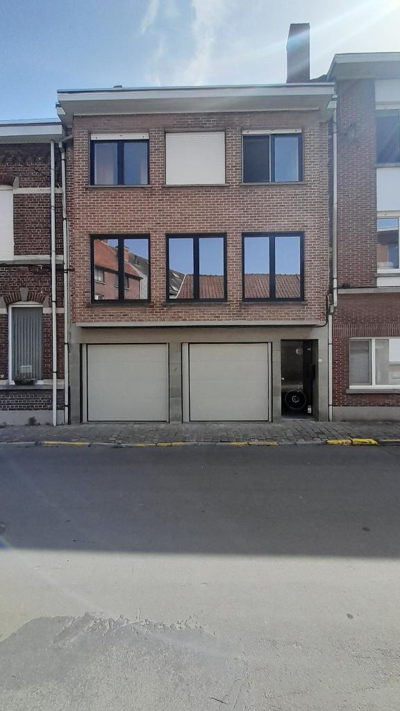 Gerenoveerde Bel-etage te koop, Immo, Izegem, Tot 200 m², 3 kamers, Tussenwoning