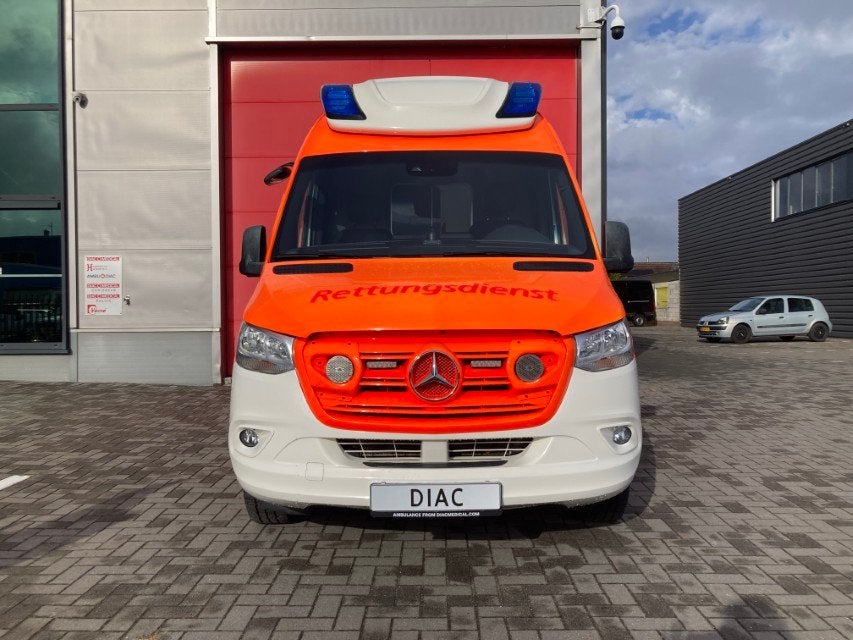 Mercedes-Benz Sprinter 416 L2H2 Ambulance (bj 2019), Auto's, Automaat, Gebruikt, Bedrijf, Diesel