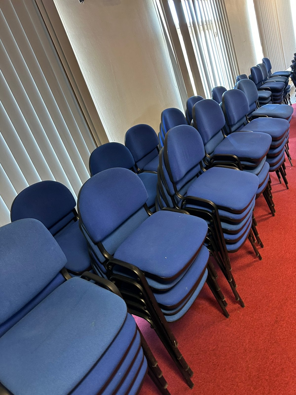 Gros lot de chaises empilables PRIX CASSÉ, Enlèvement ou Envoi, Comme neuf
