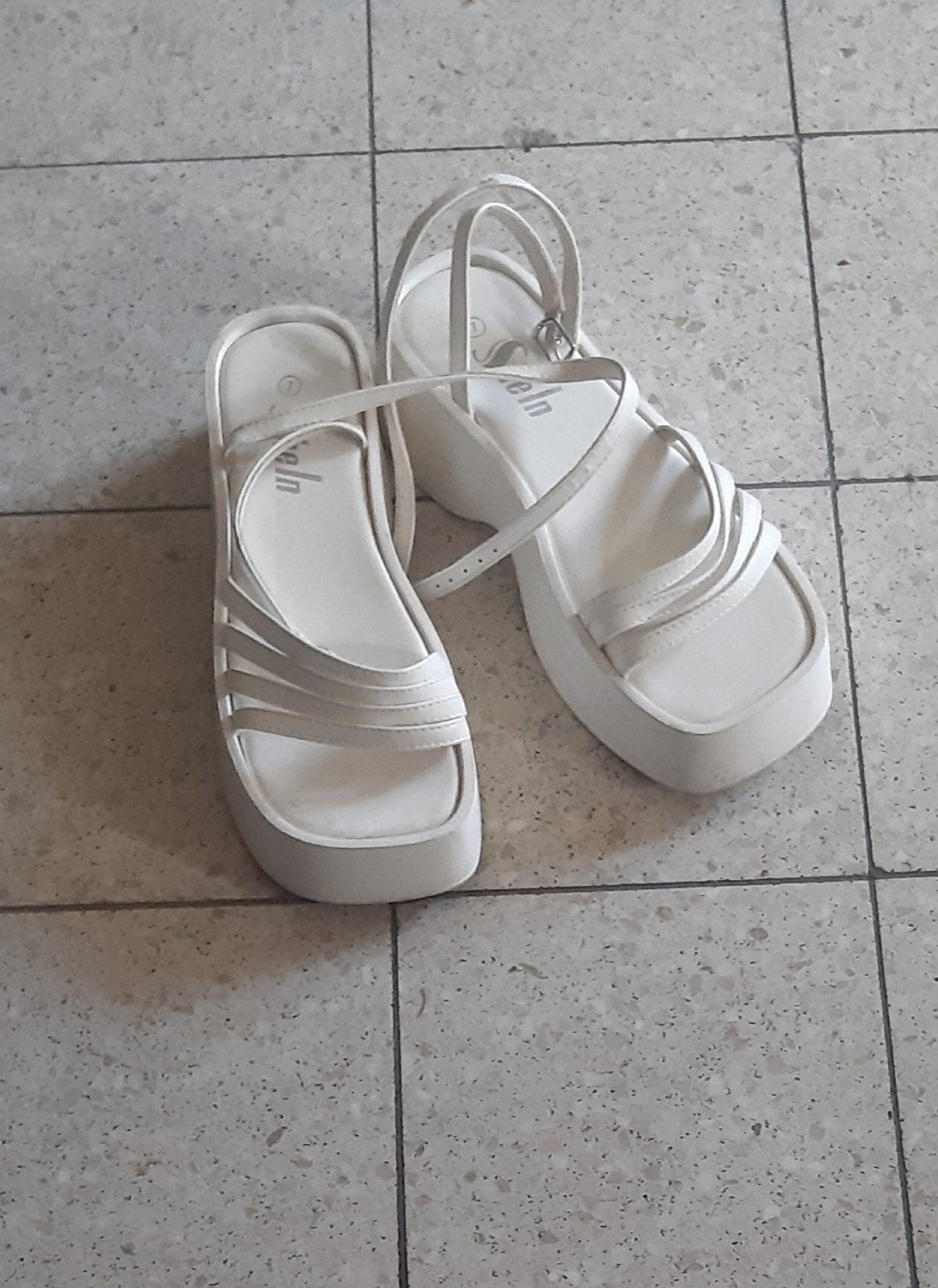 Sandales femme taille 7, Sheln, Enlèvement, Porté, Blanc