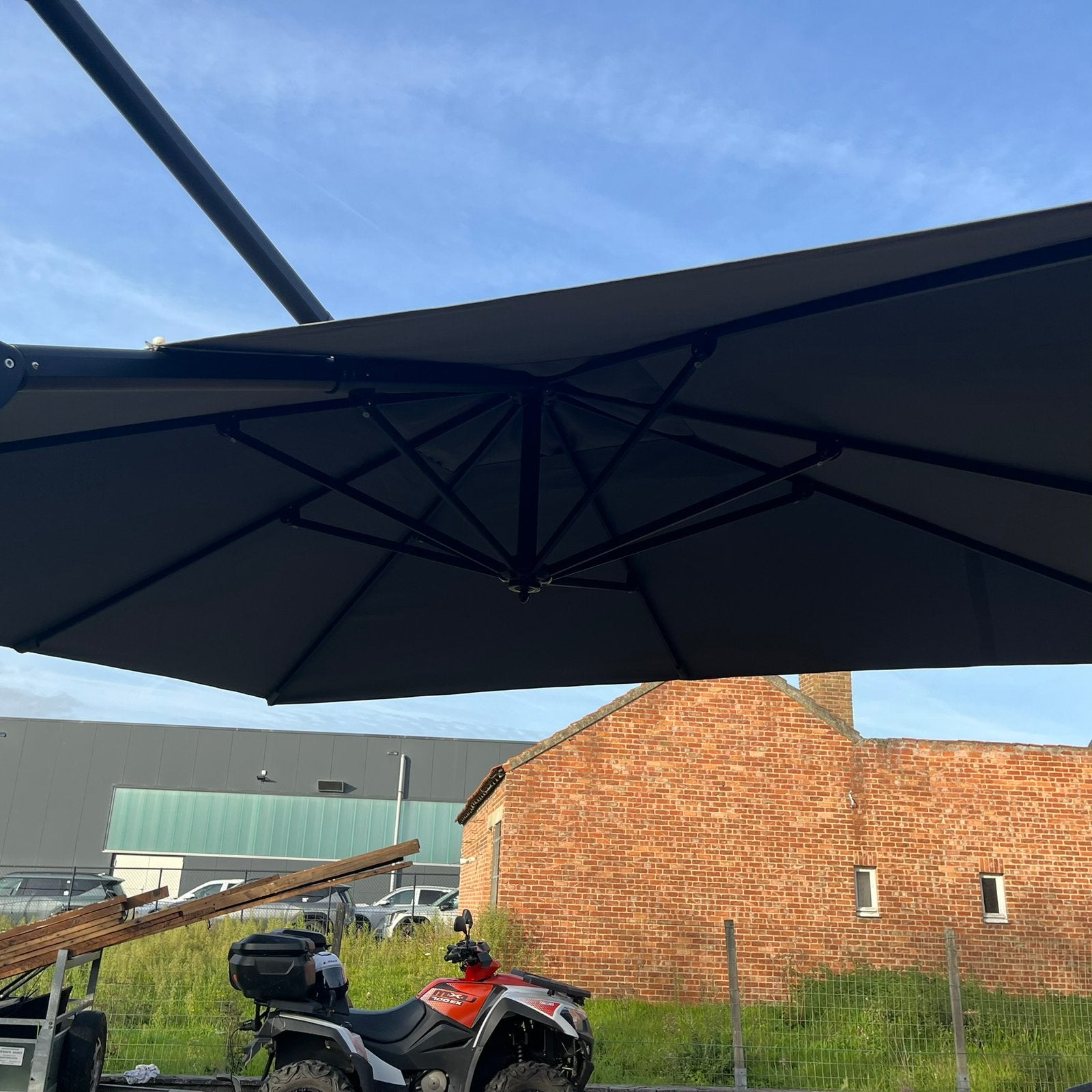 Parasol Bristol a la carte, Tuin en Terras, Ophalen, Zo goed als nieuw