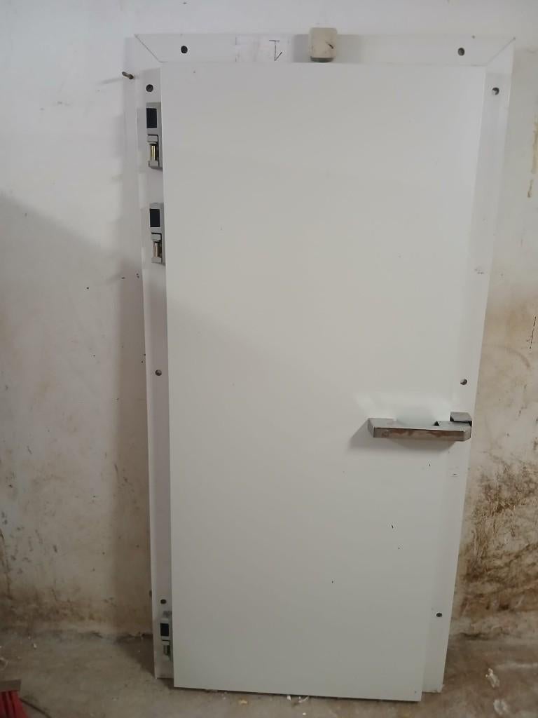 Deur voor de koude kamer, Ophalen, Gebruikt, Koelen en Vriezen