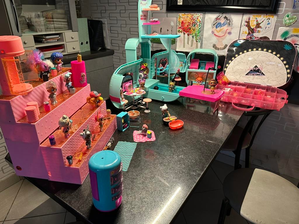 L.O.L. OMG Camper + popjes + extra’s, Ophalen of Verzenden, Zo goed als nieuw, Accessoires