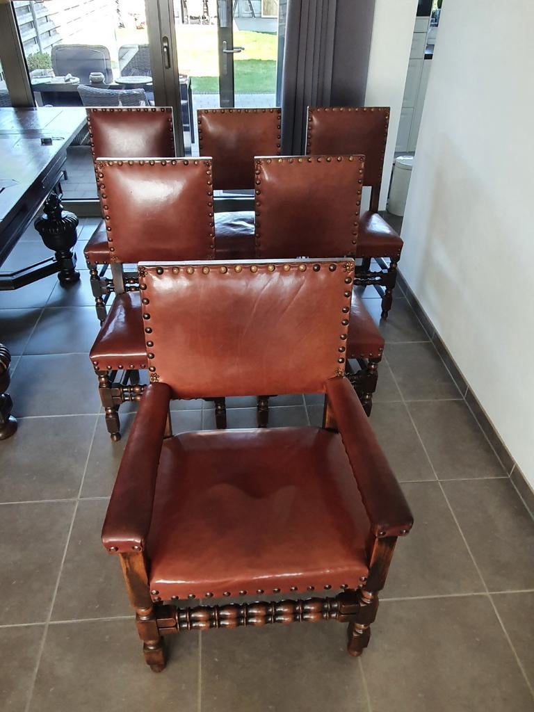 Zware degelijke antieke stoelen., Ophalen