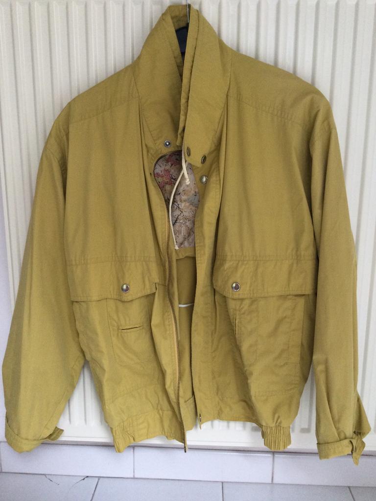 Regenjas - lichte jas - medium/large, Ophalen of Verzenden, Gedragen