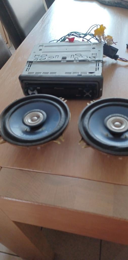 Pioneer radio met 2 extra boxen erbij, Auto diversen, Autospeakers, Gebruikt, Ophalen