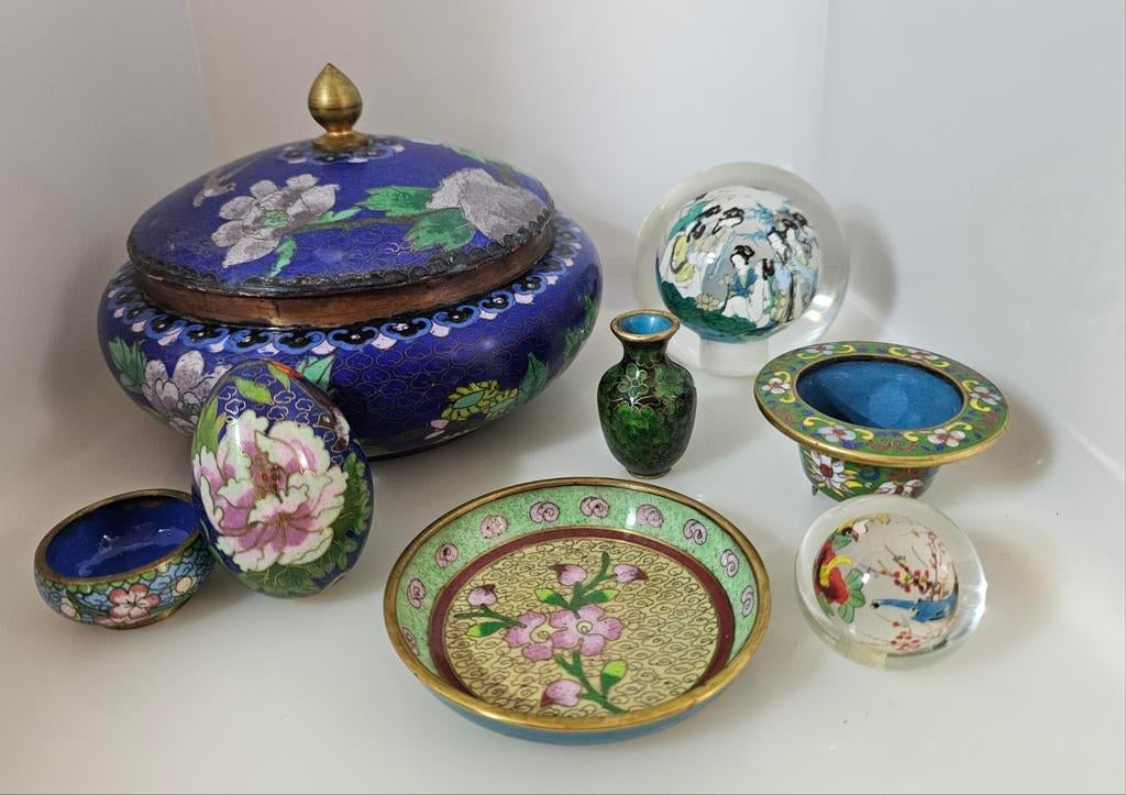 Lot cloisonne schaaltjes vaasje ei potje en glas bol, Ophalen of Verzenden