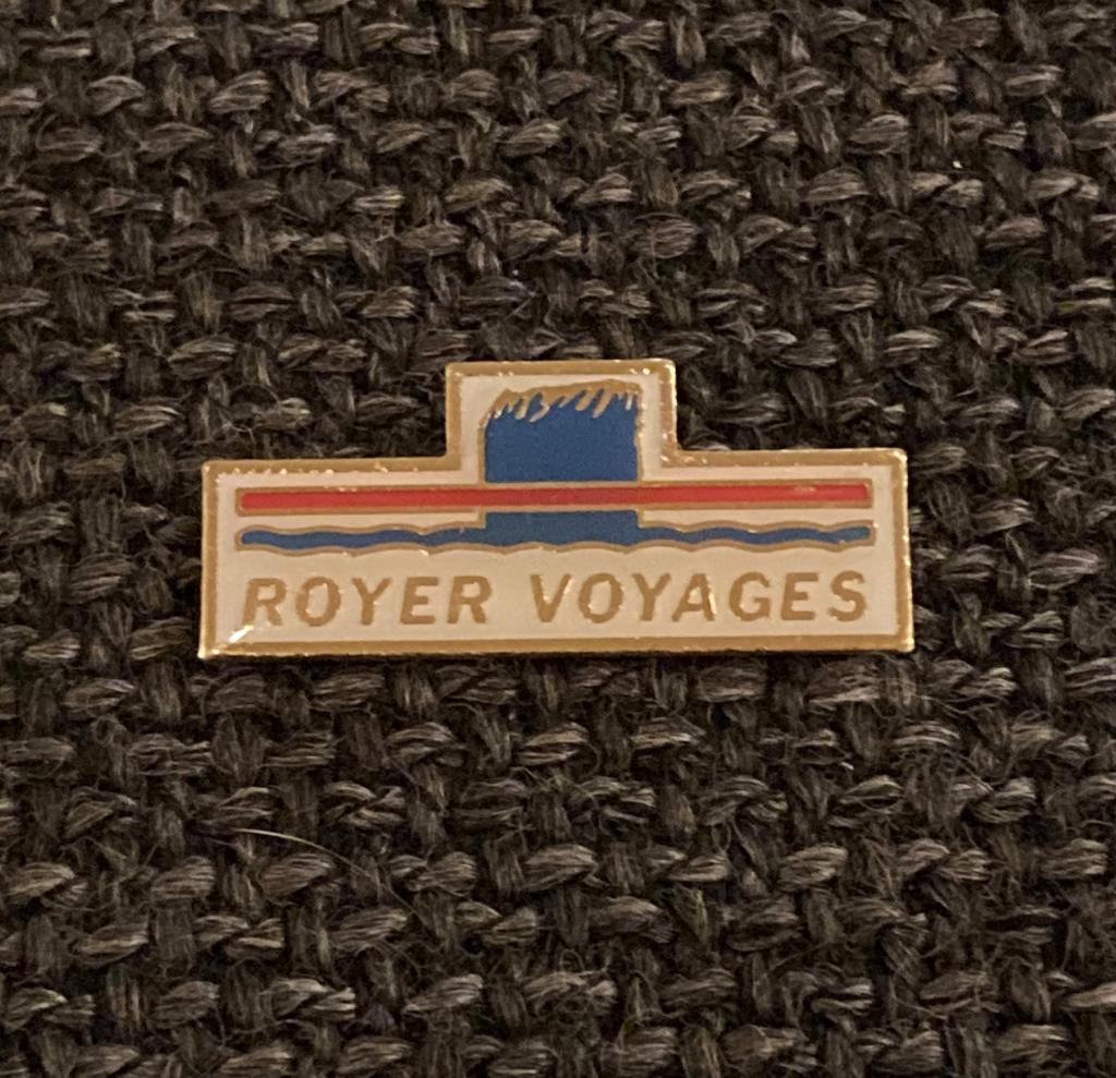 PIN - ROYER VOYAGES, Envoi, Utilisé, Autres sujets/thèmes, Insigne ou Pin's