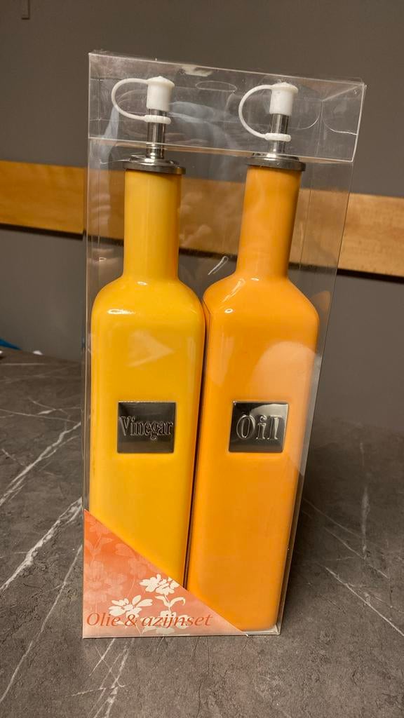 Ensemble huile et vinaigre. Nouveau!, Neuf, Uni, Enlèvement ou Envoi, Céramique