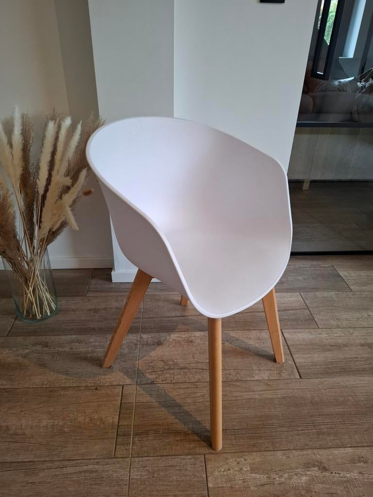 2 eetkamerstoelen, Gebruikt, Wit, Vijf, Zes of meer stoelen, Ophalen
