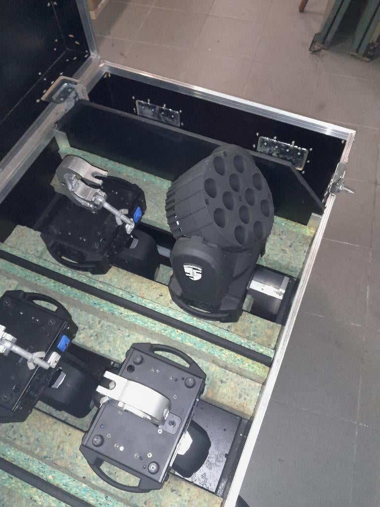 6x led beam in flightcase, Ophalen, Zo goed als nieuw, Licht, Geluidgestuurd