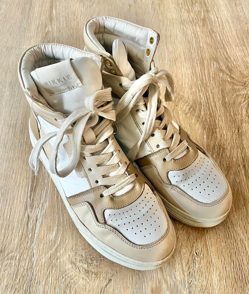 Sneakers Nikkie 37 beige, Kleding | Dames, Beige, Ophalen of Verzenden, Zo goed als nieuw, Sneakers