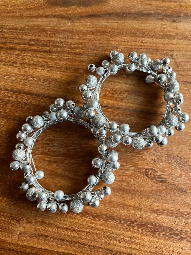 2 zilverkleurige kransjes, Ophalen, Zo goed als nieuw, Zilver