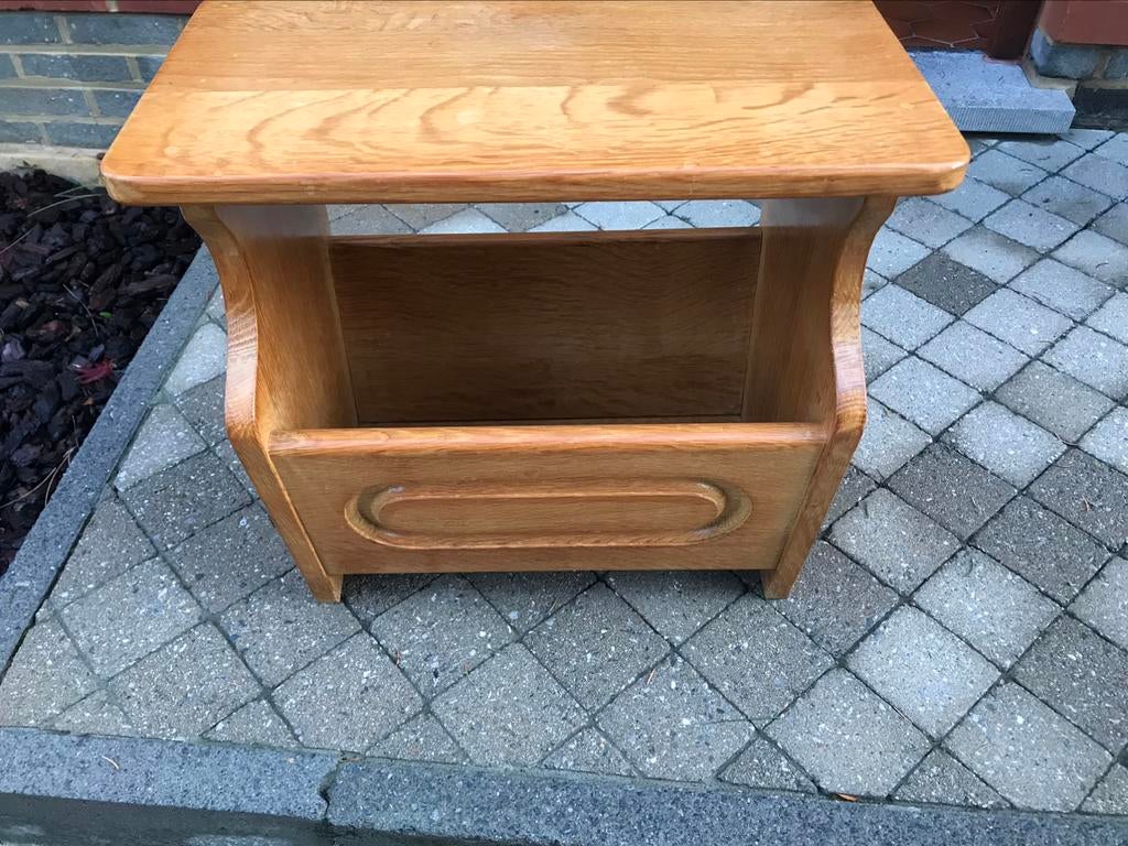 Porte journaux en chêne