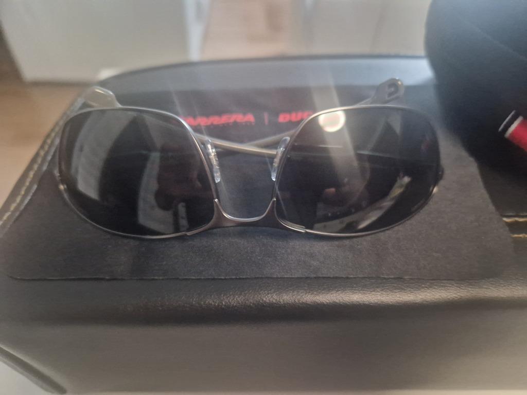 Sunglasses, Enlèvement ou Envoi