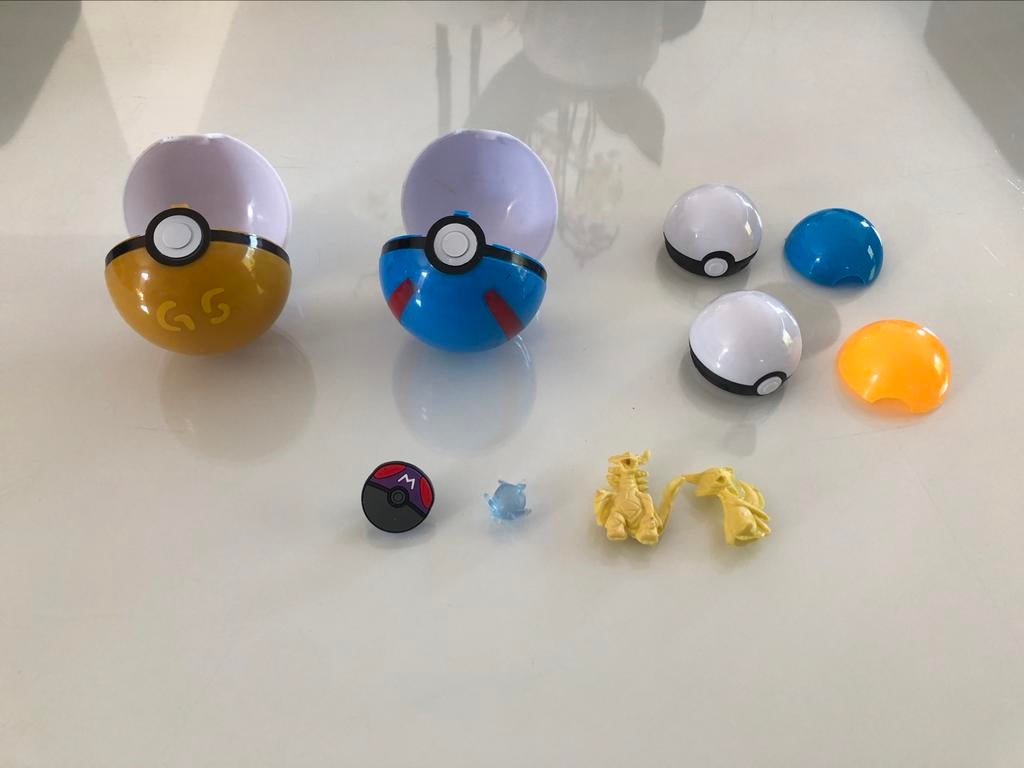 Pokemon ballen 7stuks + 7 accessoires, Enlèvement ou Envoi, Comme neuf