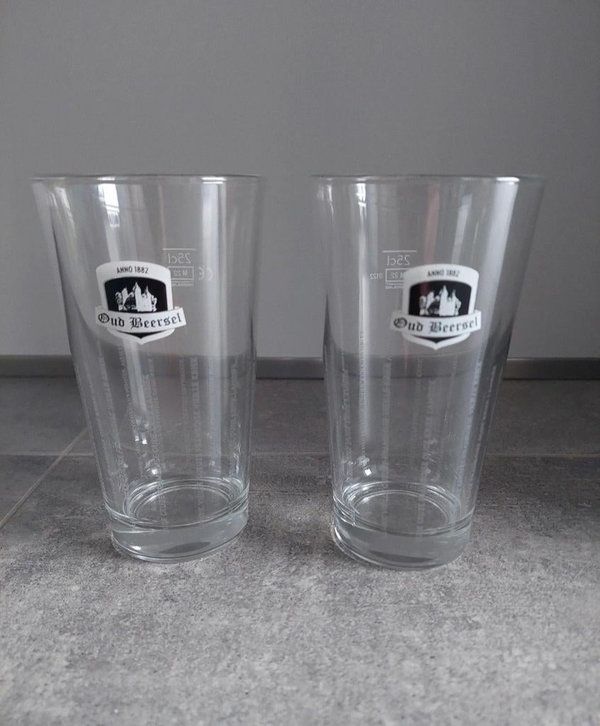 2 Bierglazen - Oud Beersel - Geuze, Verzamelen, Ophalen of Verzenden