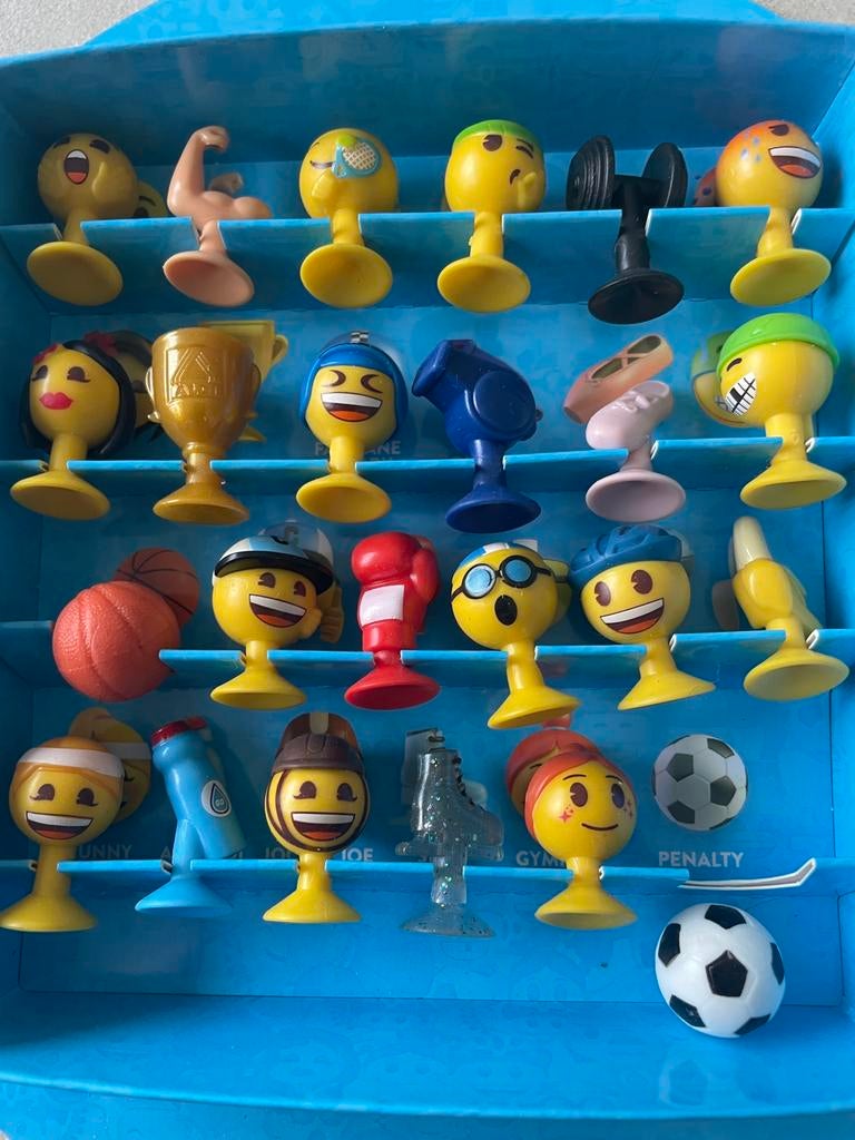 2023 Aldi emoji lichtblauwe doos Complete doos , alle emojis, Aldi, Verzenden