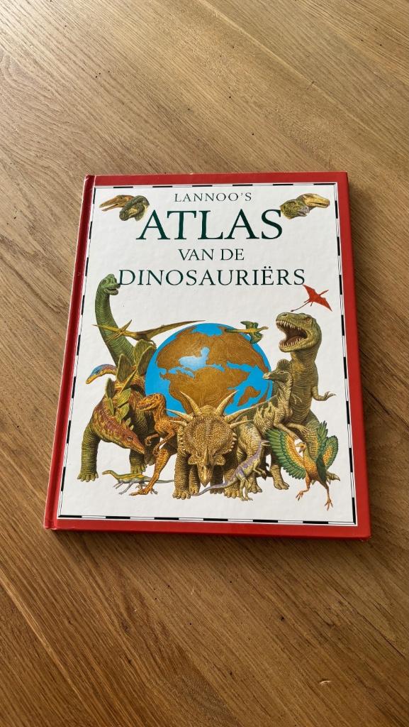 Lannoo atlas van de dinosauriërs, Boeken, Ophalen of Verzenden, Zo goed als nieuw, Fictie