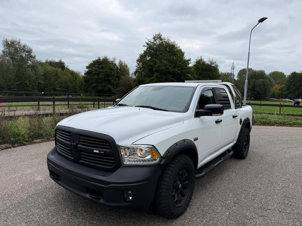Dodge Ram 1500 HEMI 4X4, Cuir, Achat, 4 portes, Electronic Stability Program (ESP)
