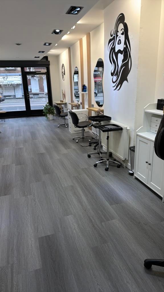 Cherche couffeuse femme pour salon de coiffure à Schaerbeek, Ophalen of Verzenden, Zo goed als nieuw