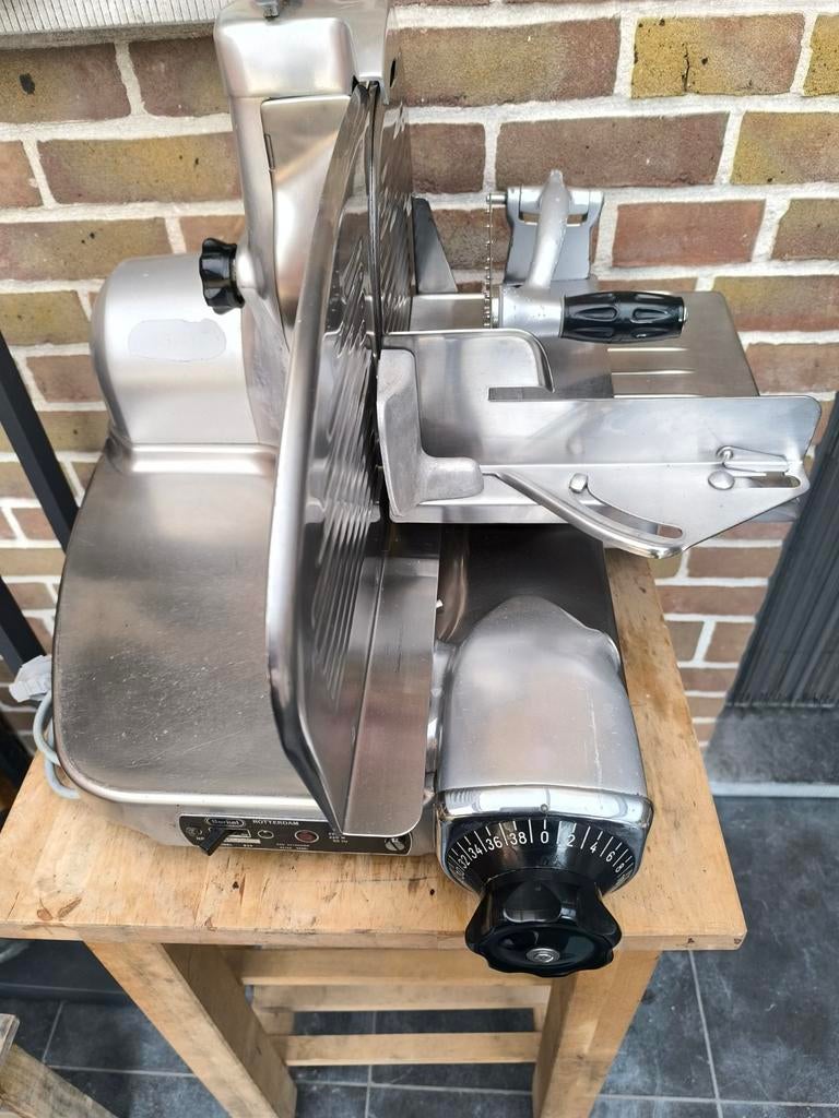 Berkel Vleessnijmachine, Enlèvement