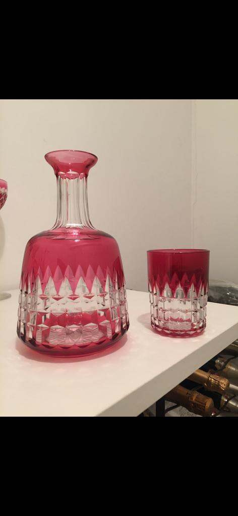 Carafe et verre pr lavabo en cristal rouge Val Saint Lambert, Ophalen