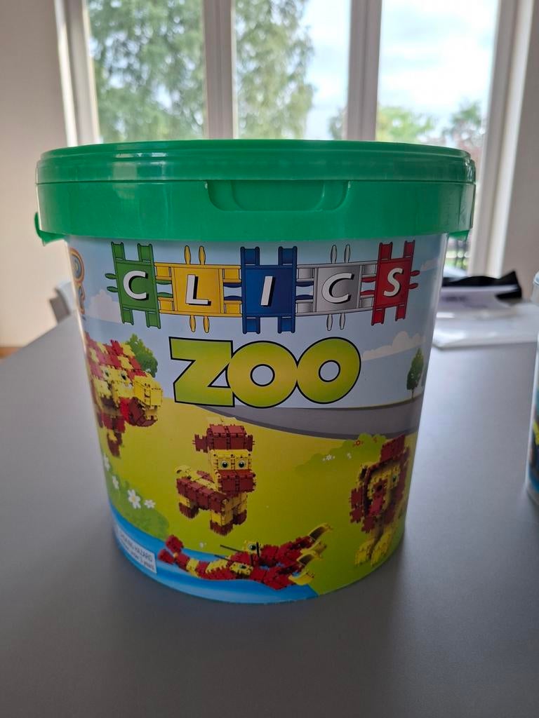 Clics zoo en voertuigen, Ophalen