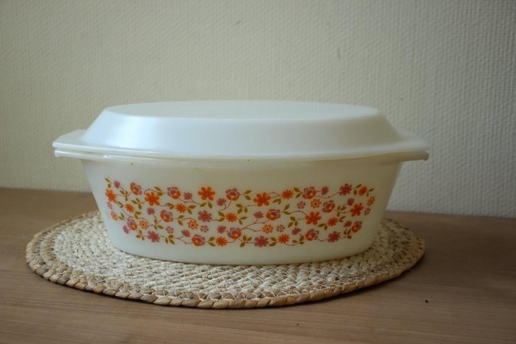 Vintage Arcopal Scania ovenschotel met bloemmotief, Antiek en Kunst, Ophalen of Verzenden