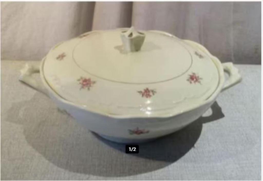 Beau plat en porcelaine ancienne avec couvercle - Boch, Antiquités & Art, Enlèvement ou Envoi