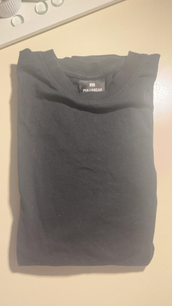 Pull & Bear - t-shirt noir simple. Taille : S, Enlèvement ou Envoi, Comme neuf, Taille 46 (S) ou plus petite