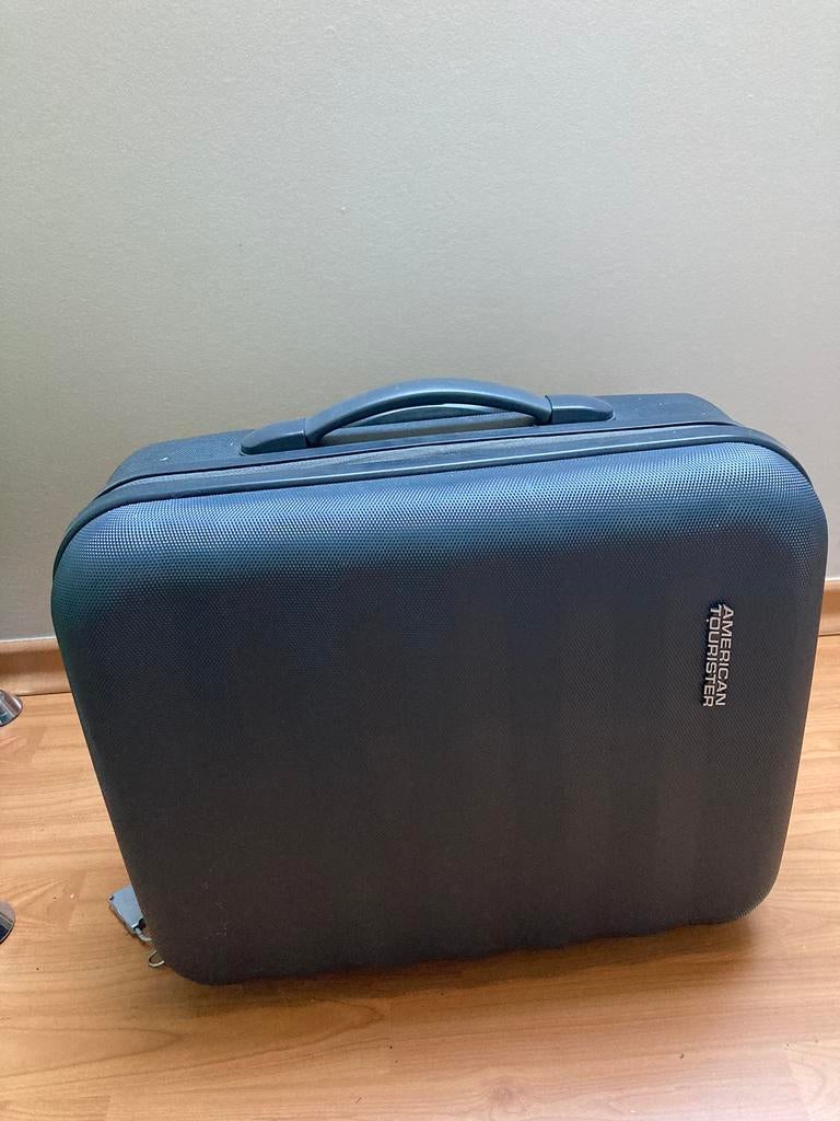 American Tourister koffer op wieltjes en hendel, Enlèvement, Comme neuf, Roulettes