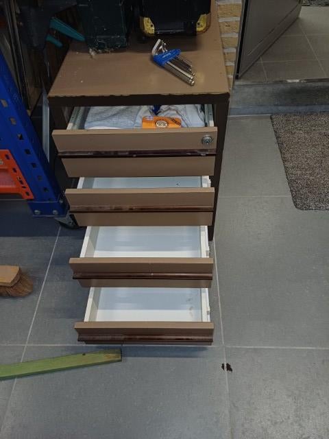 kastje BULO met 4 sterke lades voor bij werkbank, Ophalen, Gebruikt, Minder dan 70 cm