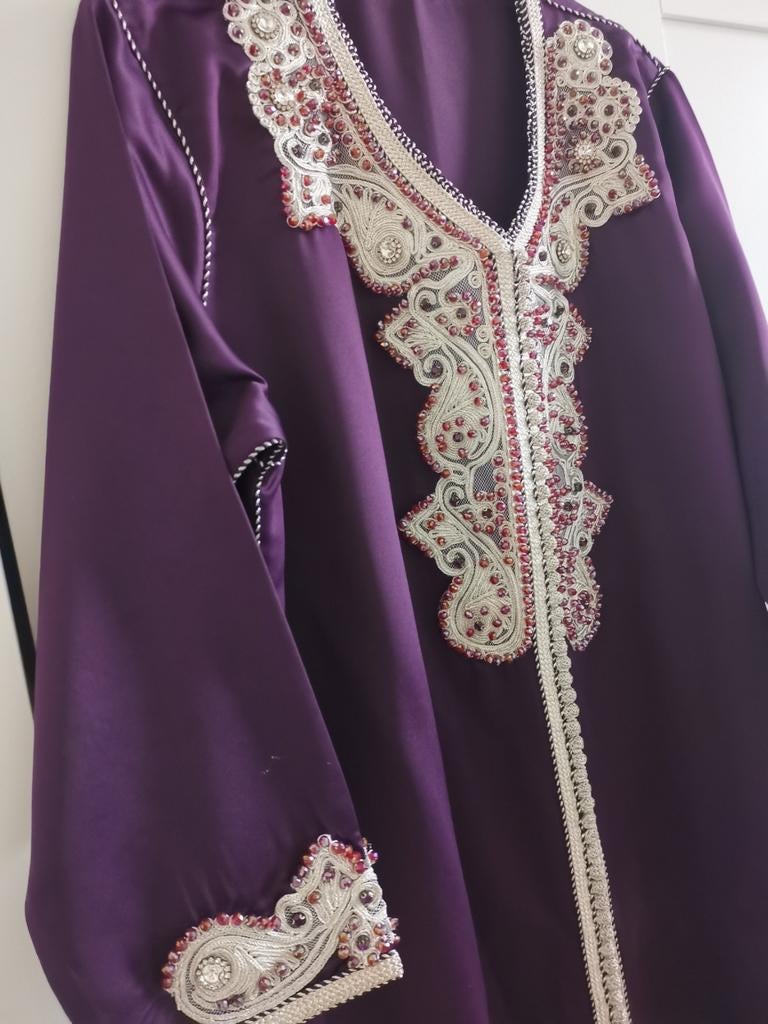 Caftan taille L-XL pas bcp utilisé 35EUR pièce, Enlèvement, Comme neuf