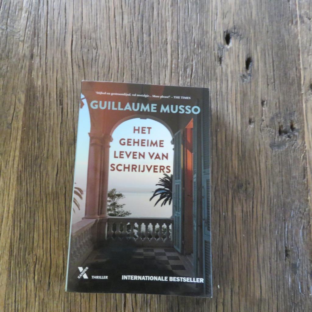 Het geheime leven van schrijvers Guillaume Musso, Enlèvement ou Envoi