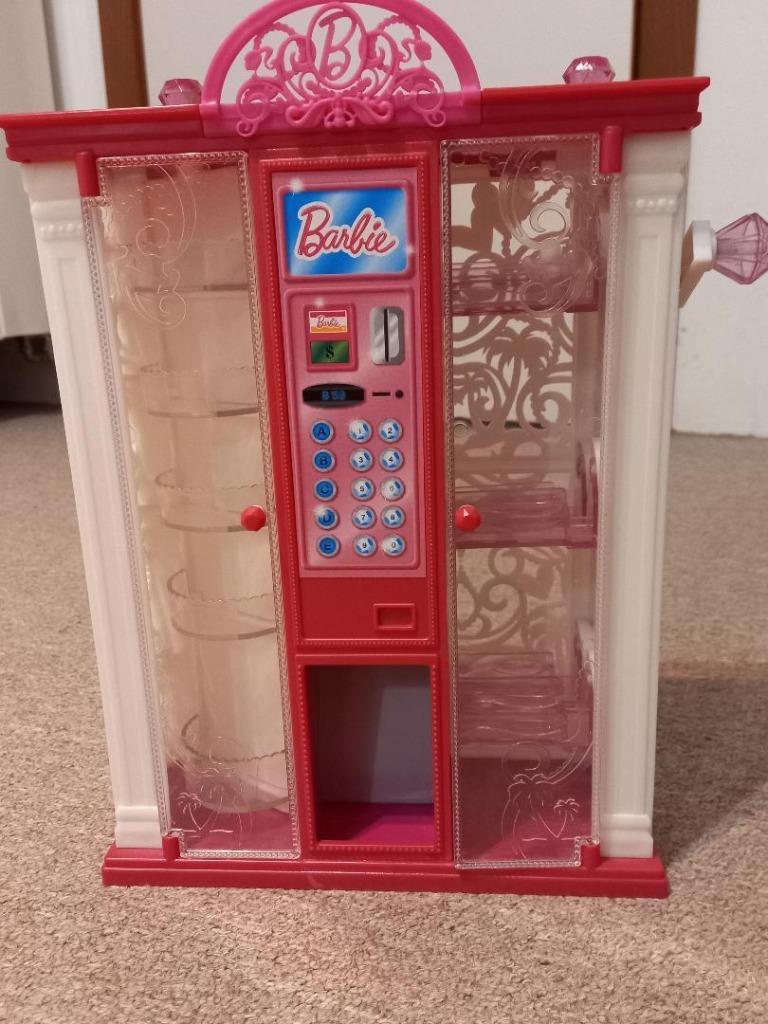 Barbie dreamhouse schoenenkast incl accessoires, Ophalen of Verzenden, Zo goed als nieuw, Poppenhuis