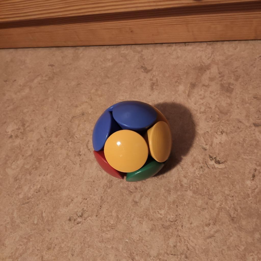 Boule en bois à 12 éléments colorés aimantés - Ikea, Enlèvement ou Envoi, Comme neuf